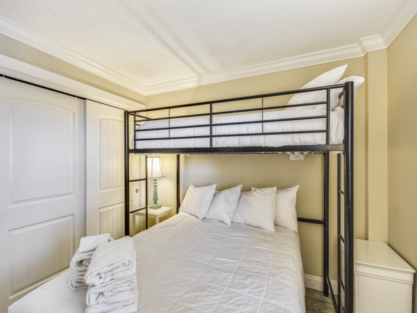 Vacation Condo in Destin Sleeps 9 Guests